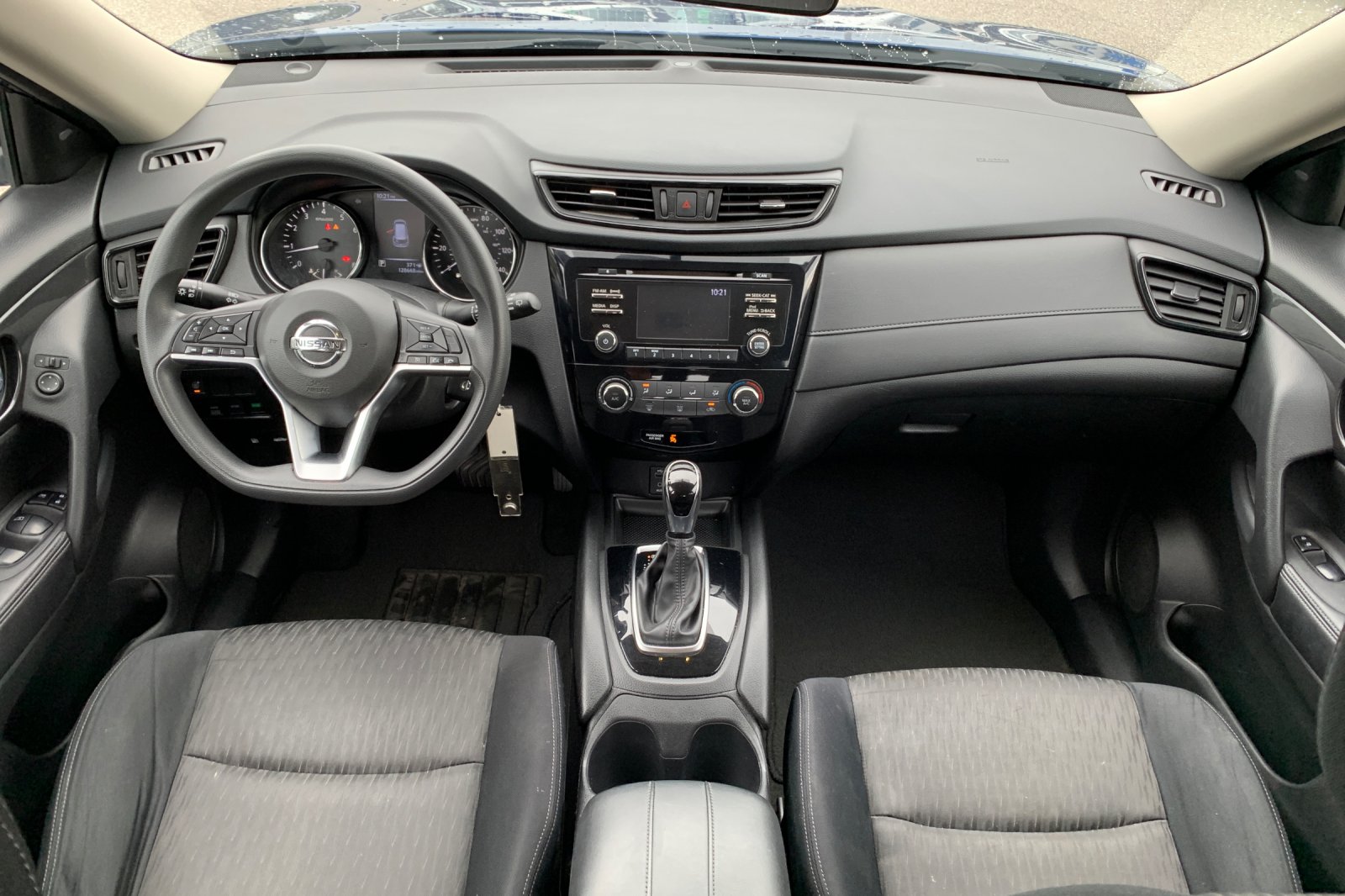 Used 2017 Caspian Blue Nissan S image 16