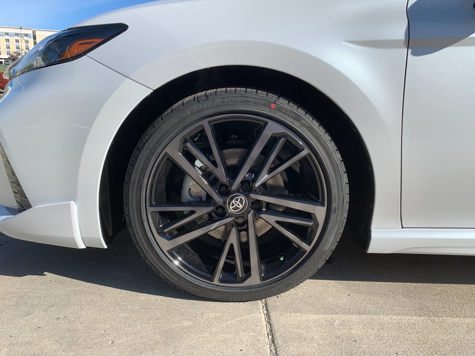 New 2026 Wind Chill Pearl Toyota XSE image 32