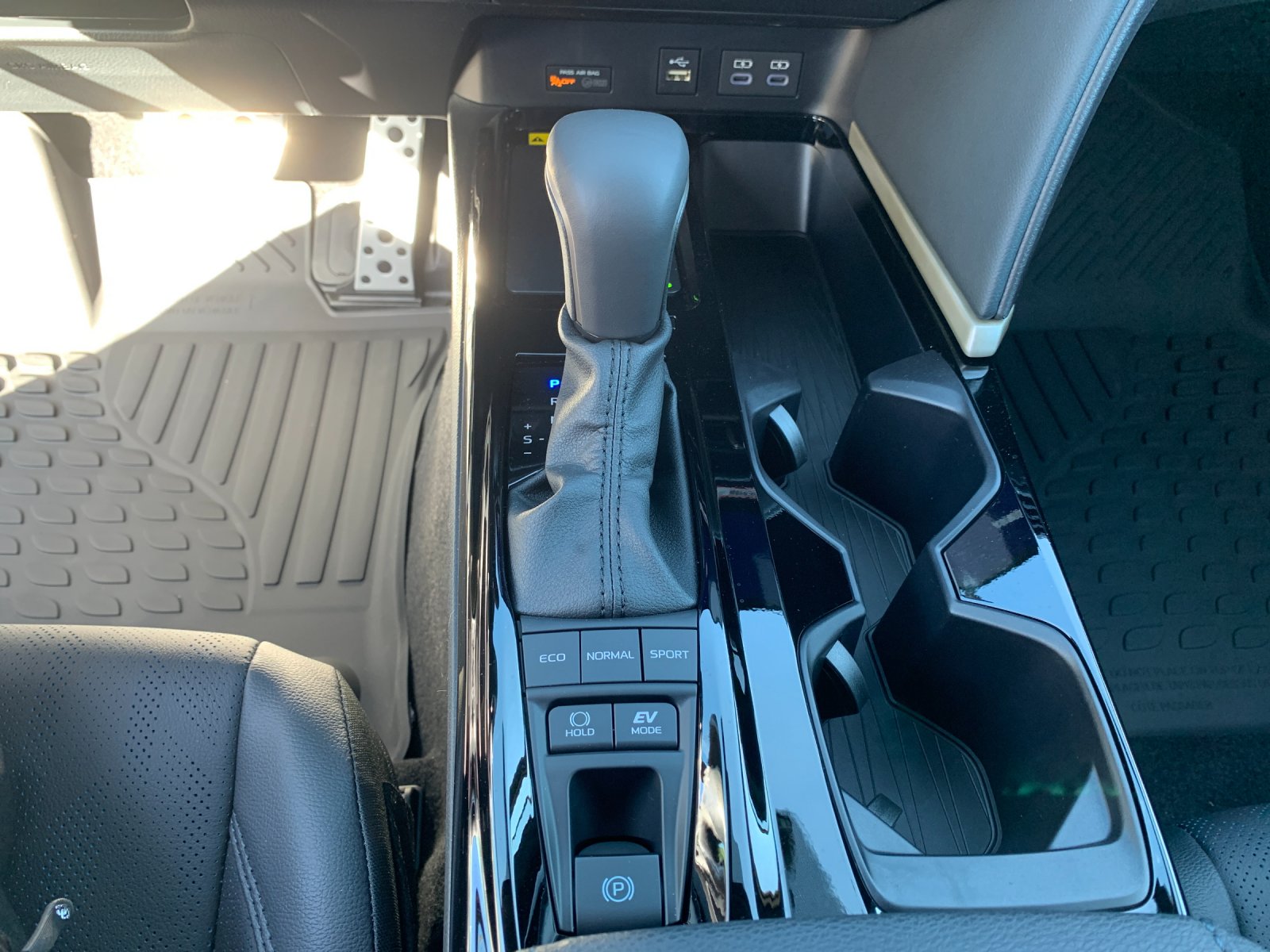 New 2026 Wind Chill Pearl Toyota XSE image 24
