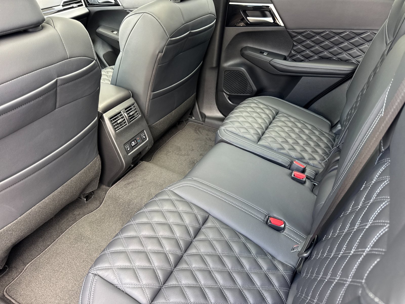 New 2026 Gray Nissan Platinum image 11