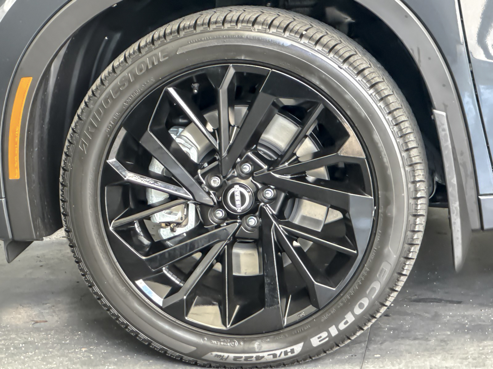 New 2026 Gray Nissan Platinum image 26