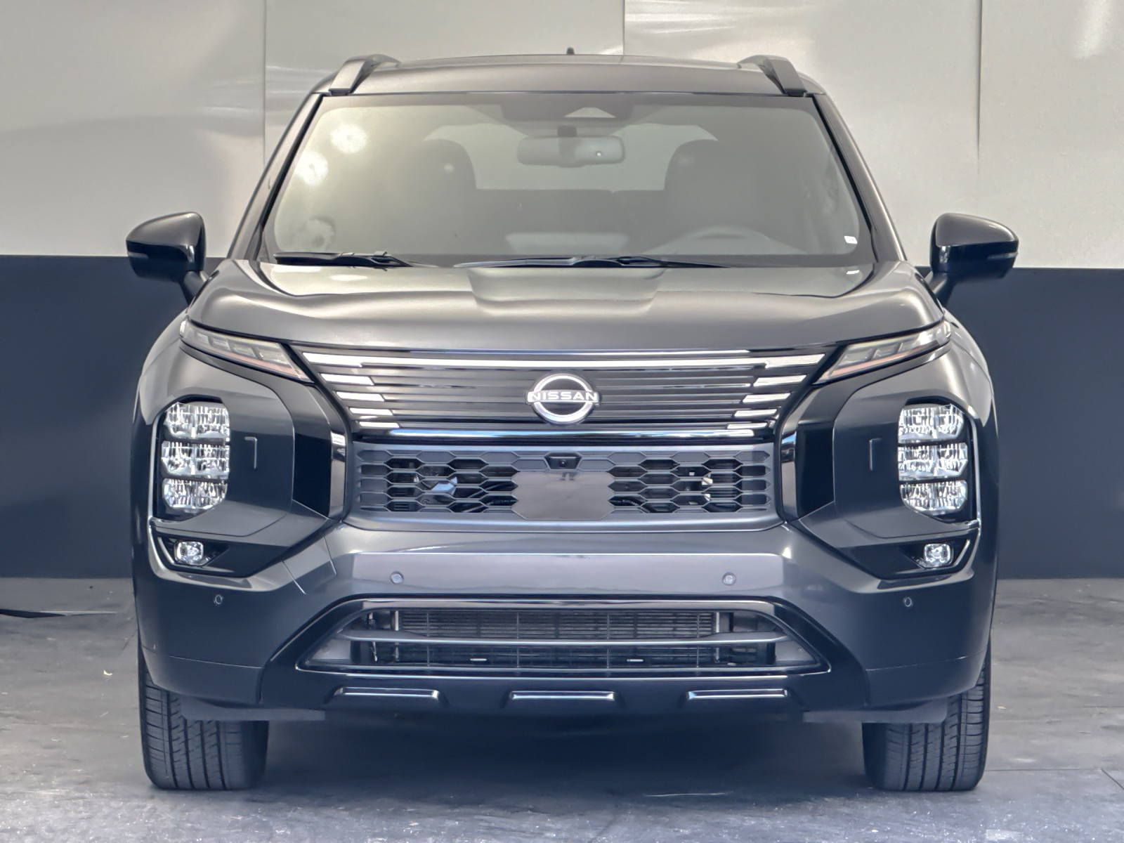 New 2026 Gray Nissan Platinum image 8