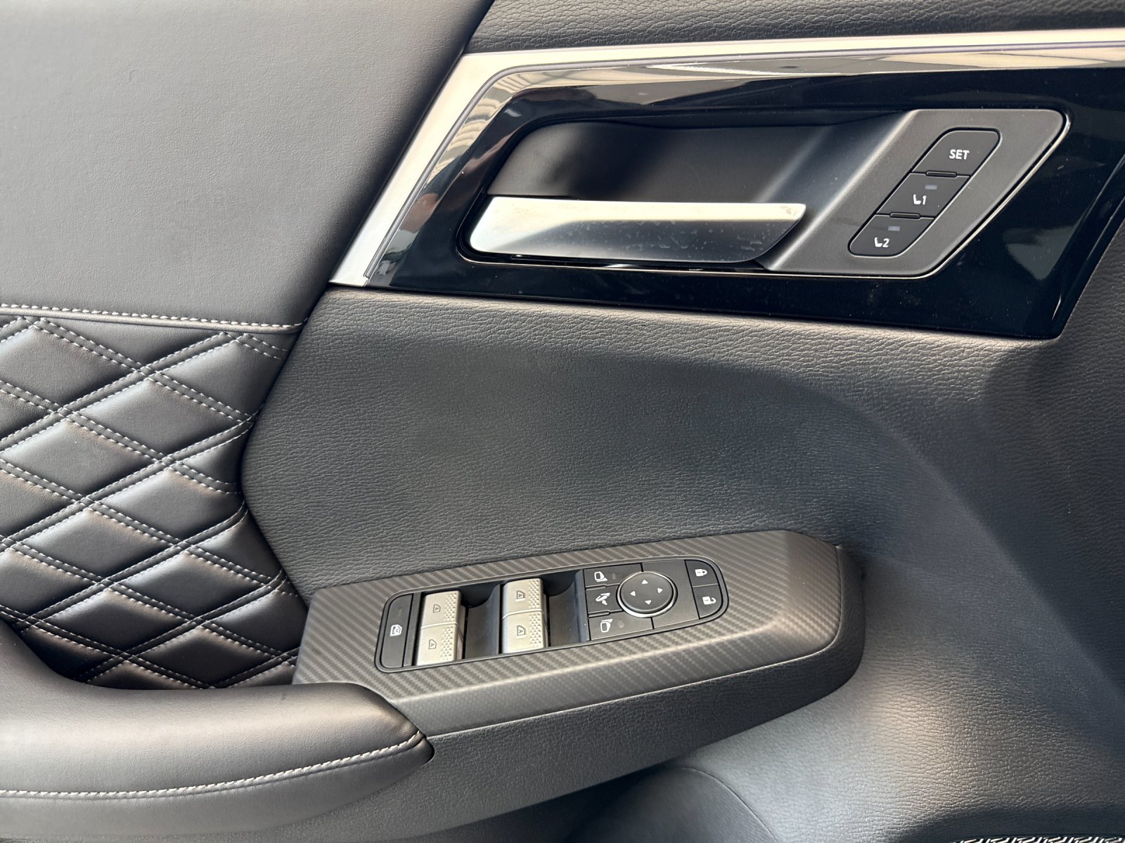 New 2026 Black Nissan Platinum image 9