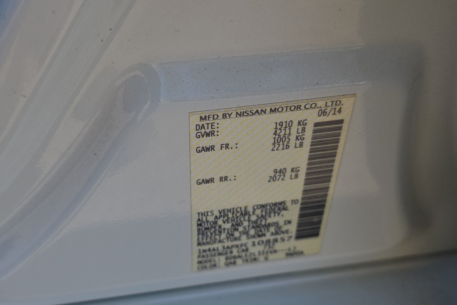 Used 2015 Pearl White Nissan 2.5 S image 23