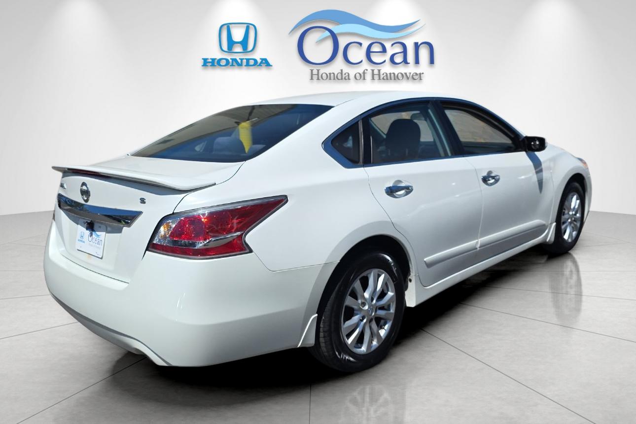 Used 2015 Pearl White Nissan 2.5 S image 3