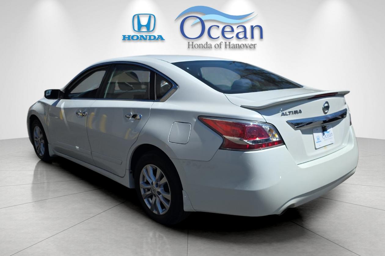 Used 2015 Pearl White Nissan 2.5 S image 5