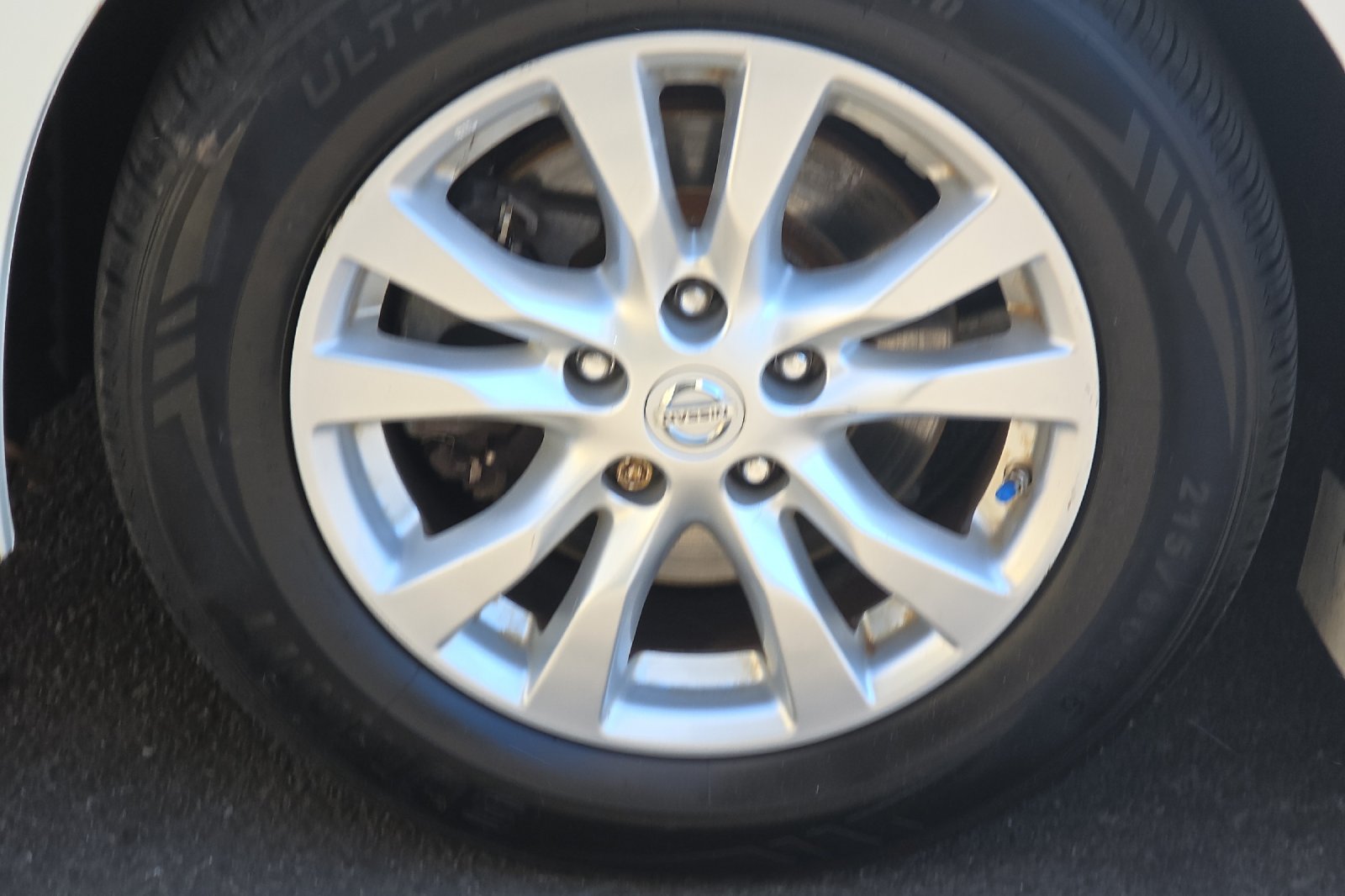 Used 2015 Pearl White Nissan 2.5 S image 22