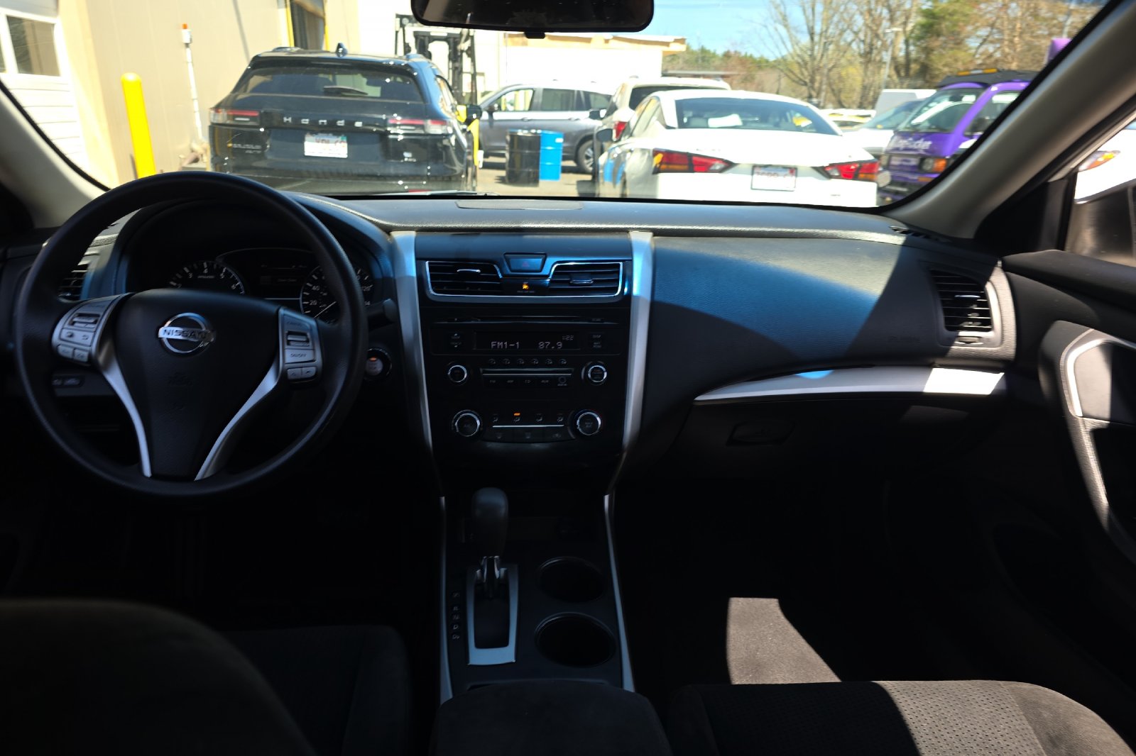Used 2015 Pearl White Nissan 2.5 S image 14