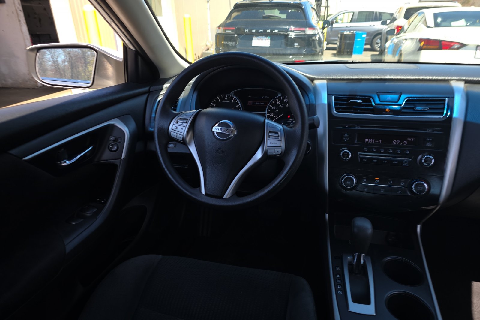 Used 2015 Pearl White Nissan 2.5 S image 15