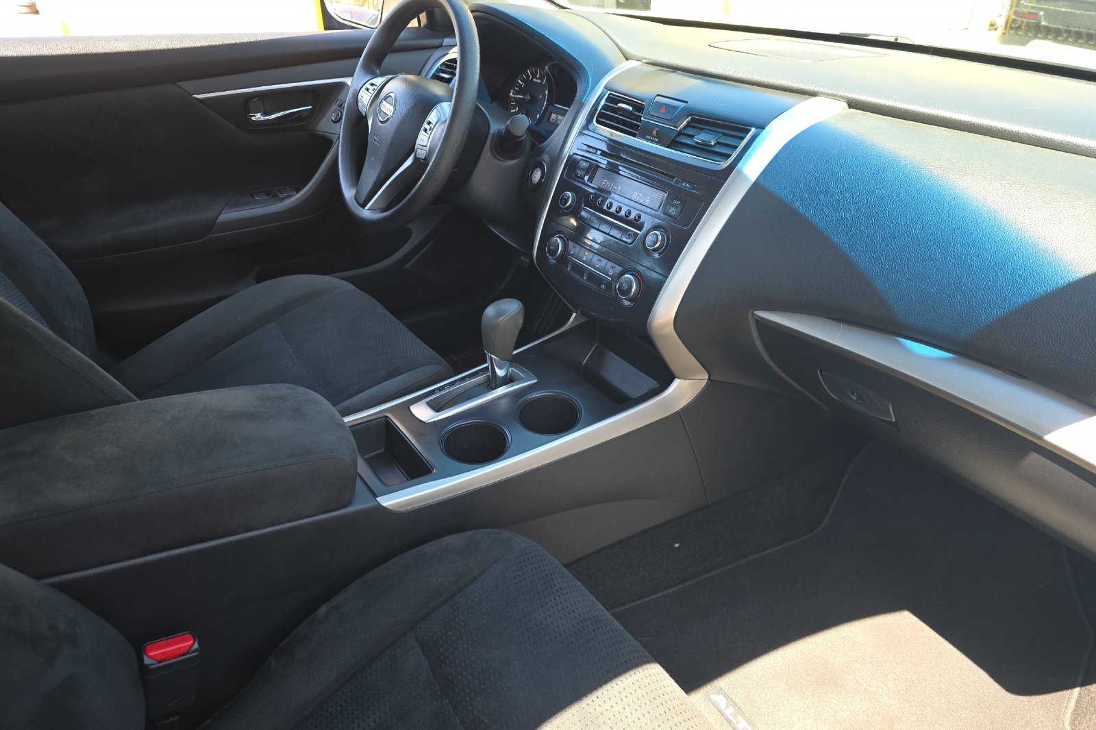 Used 2015 Pearl White Nissan 2.5 S image 16