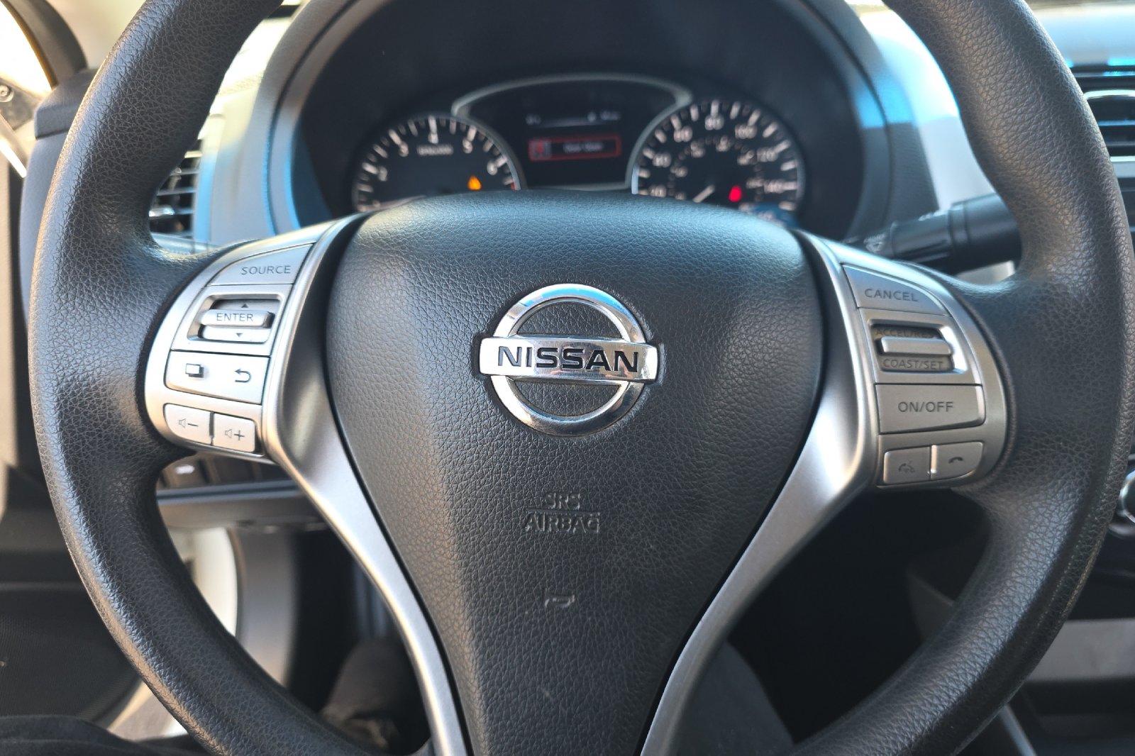 Used 2015 Pearl White Nissan 2.5 S image 20
