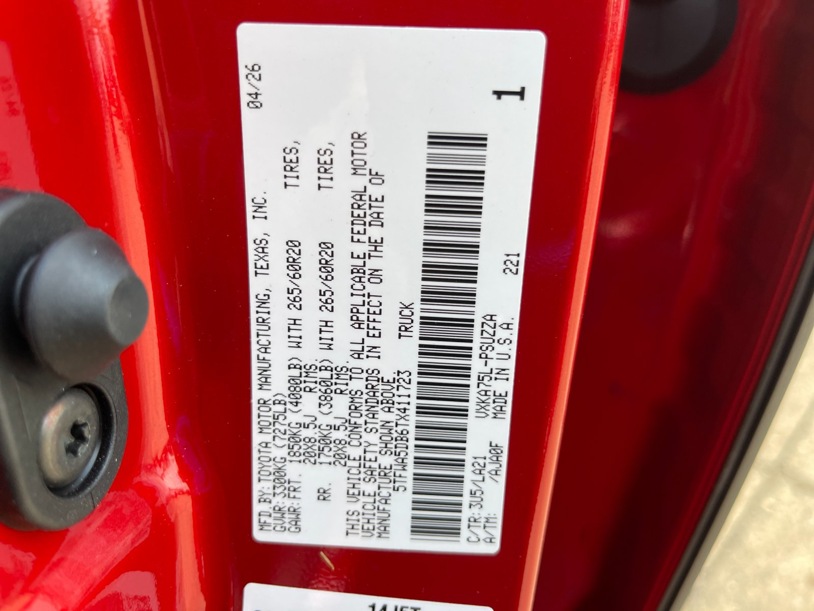 New 2026 Supersonic Red <sup>1</sup> Toyota  Platinum image 33