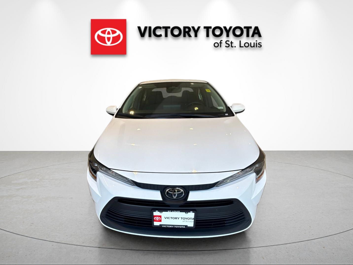 Used 2024  Toyota LE image 8