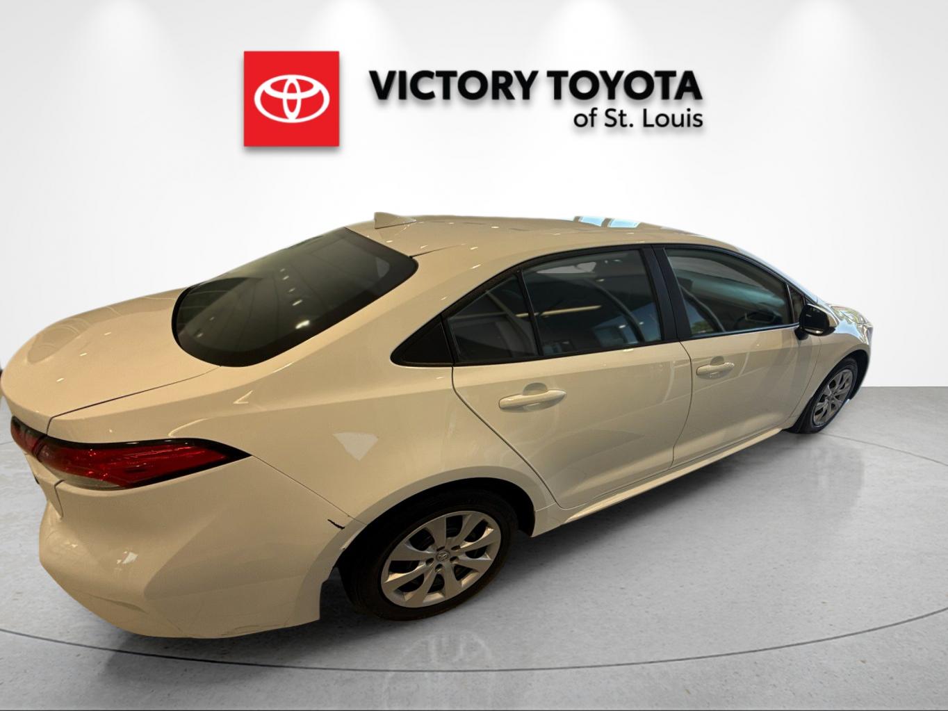 Used 2024  Toyota LE image 2