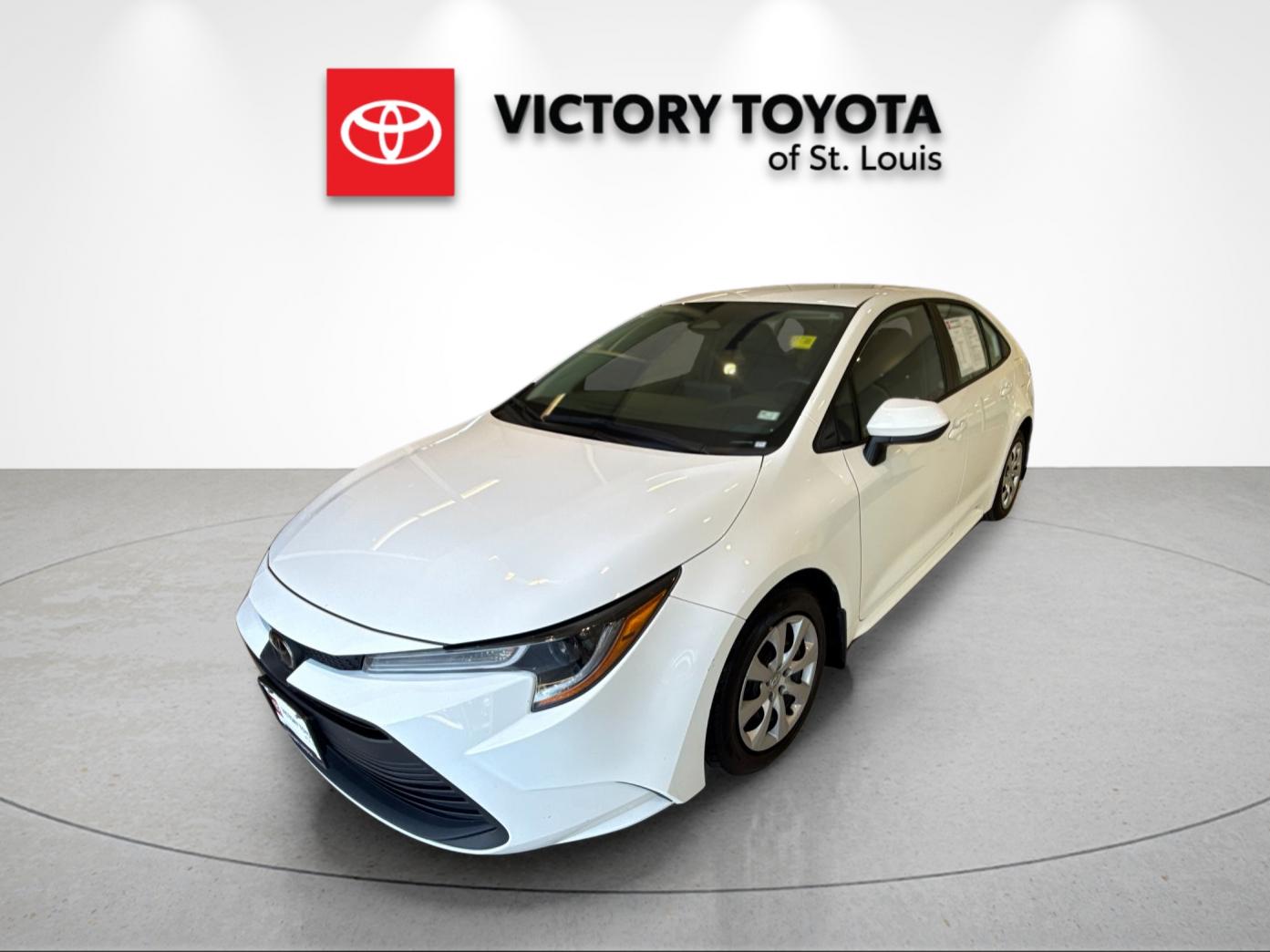 Used 2024  Toyota LE image 7