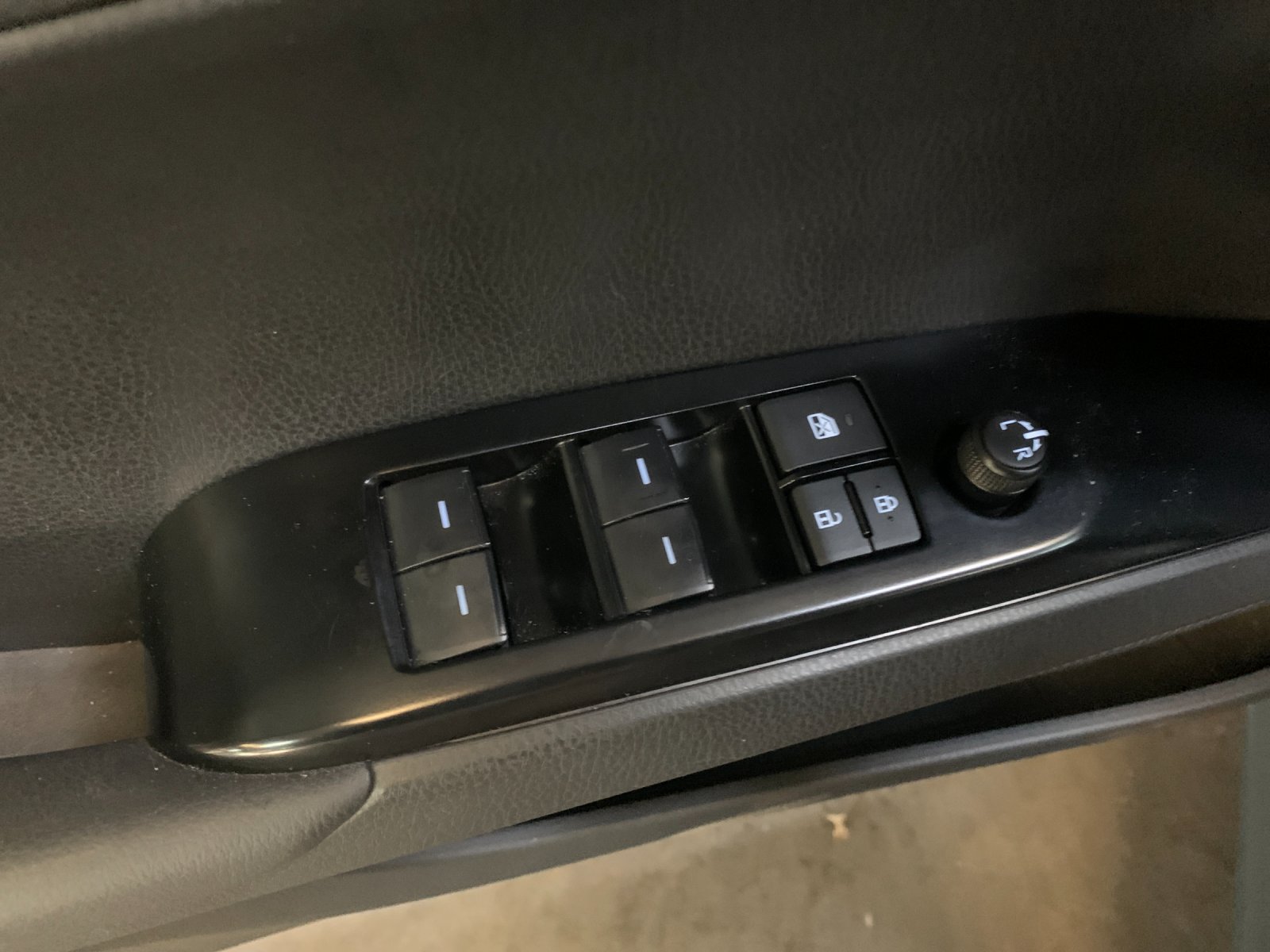 Used 2026  Toyota LE image 13