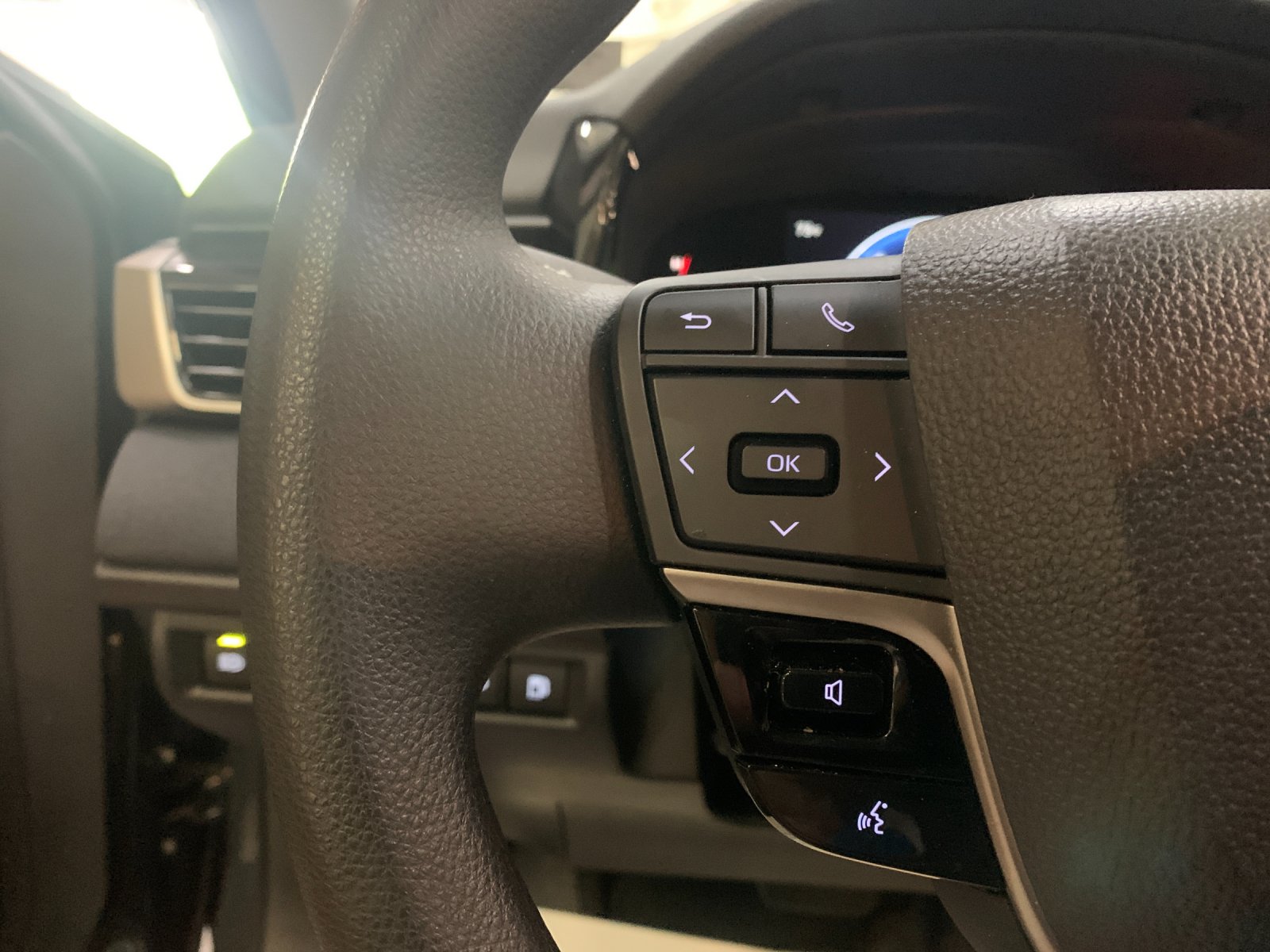 Used 2026  Toyota LE image 27