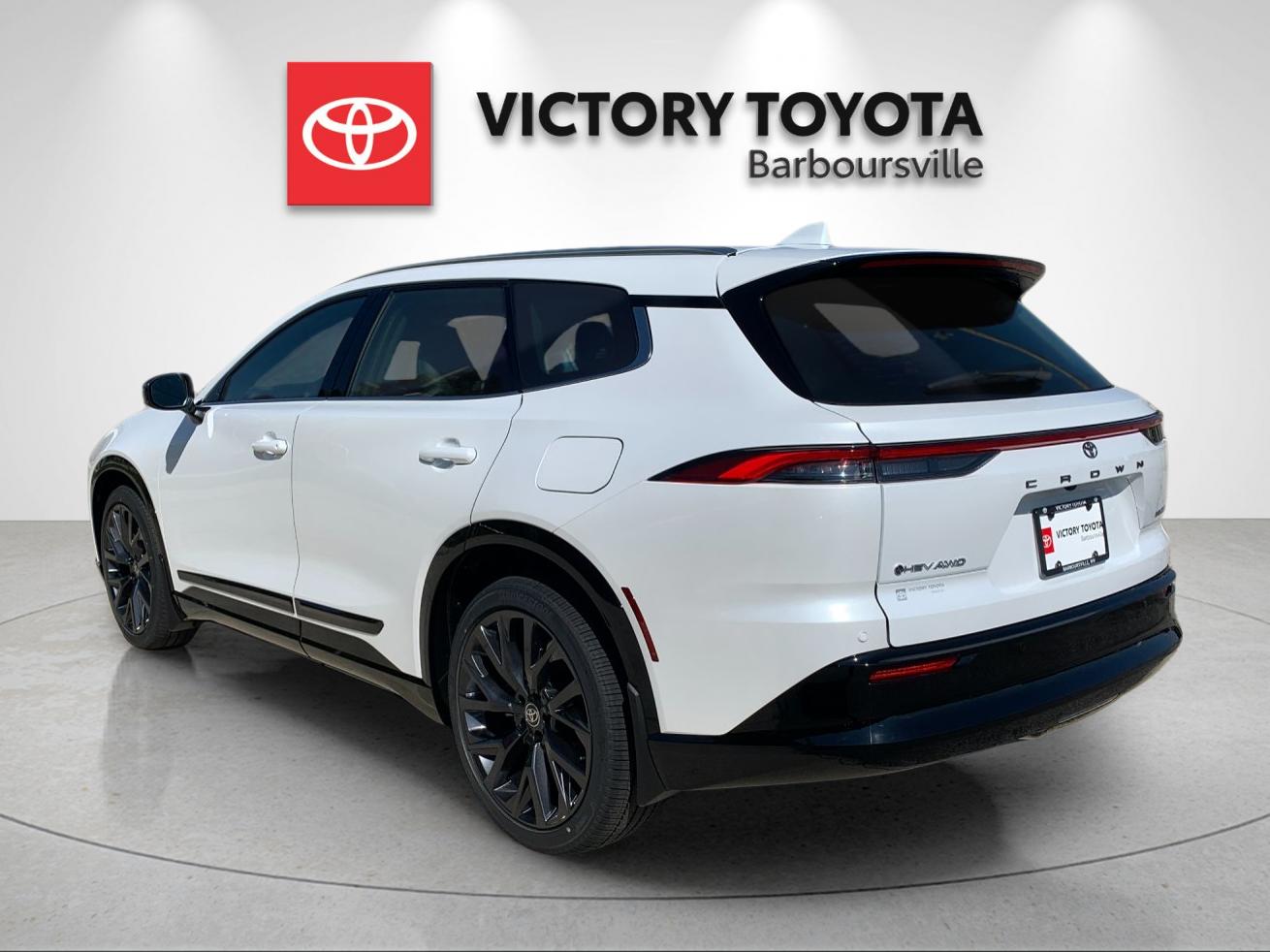 New 2026 Oxygen White Toyota Limited image 3