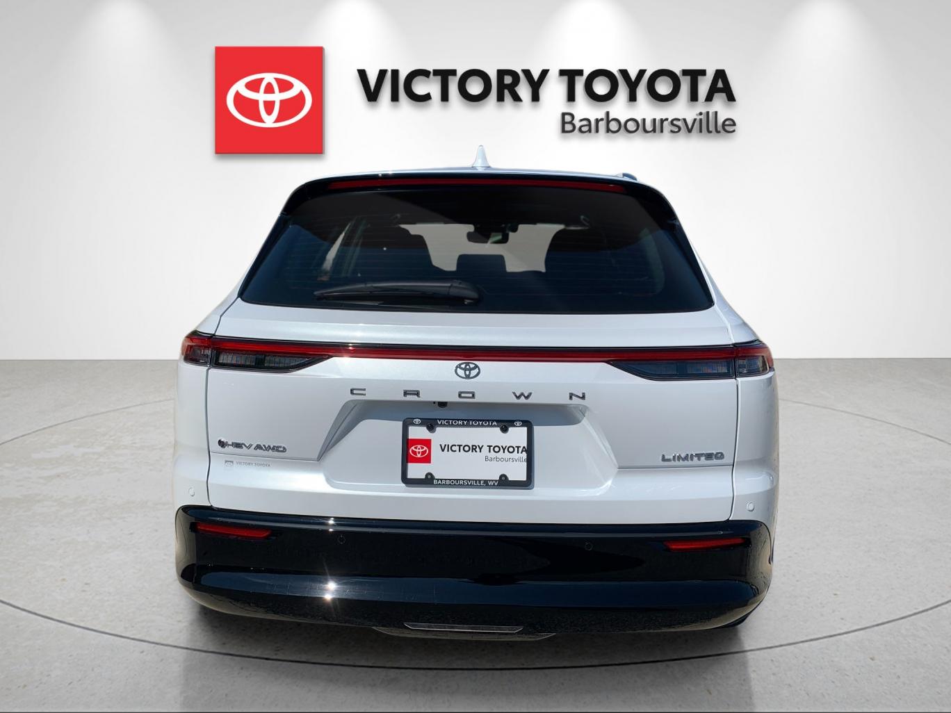 New 2026 Oxygen White Toyota Limited image 4