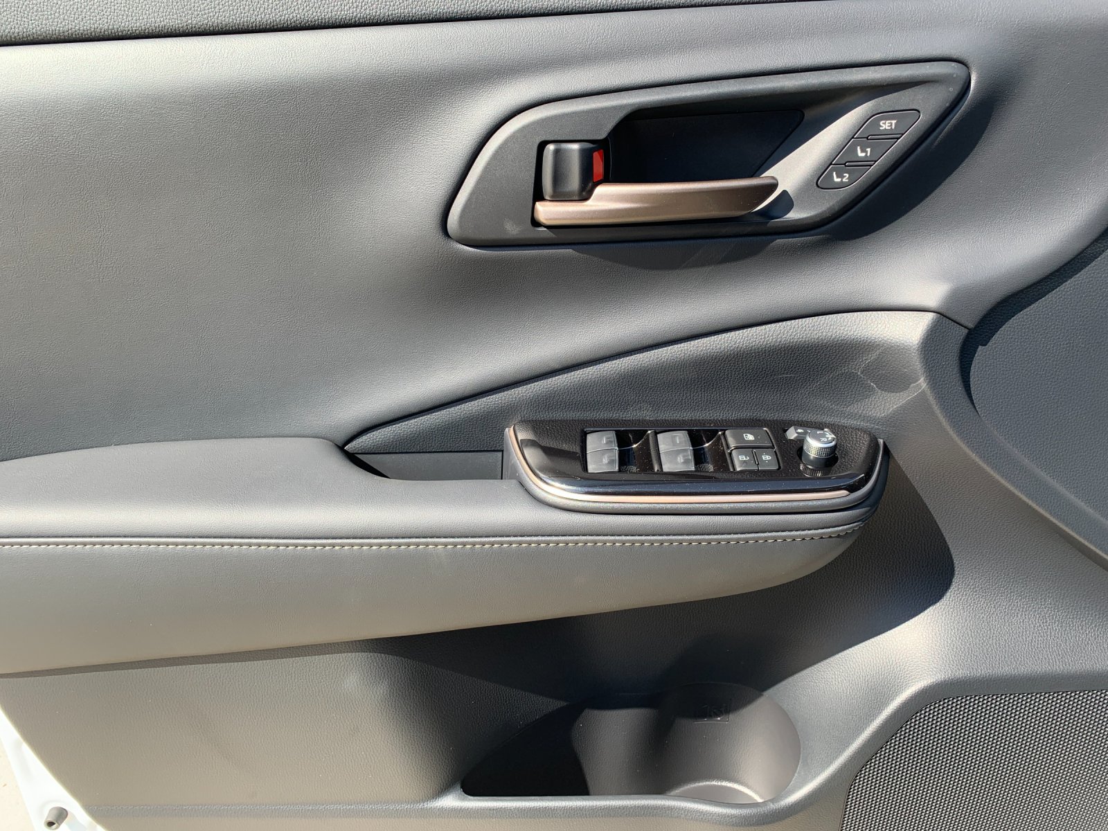 New 2026 Oxygen White Toyota Limited image 11