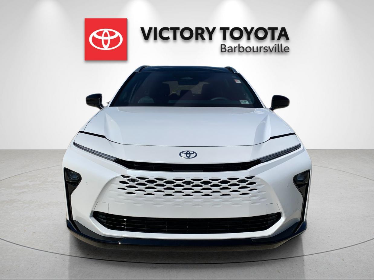 New 2026 Oxygen White Toyota Limited image 8