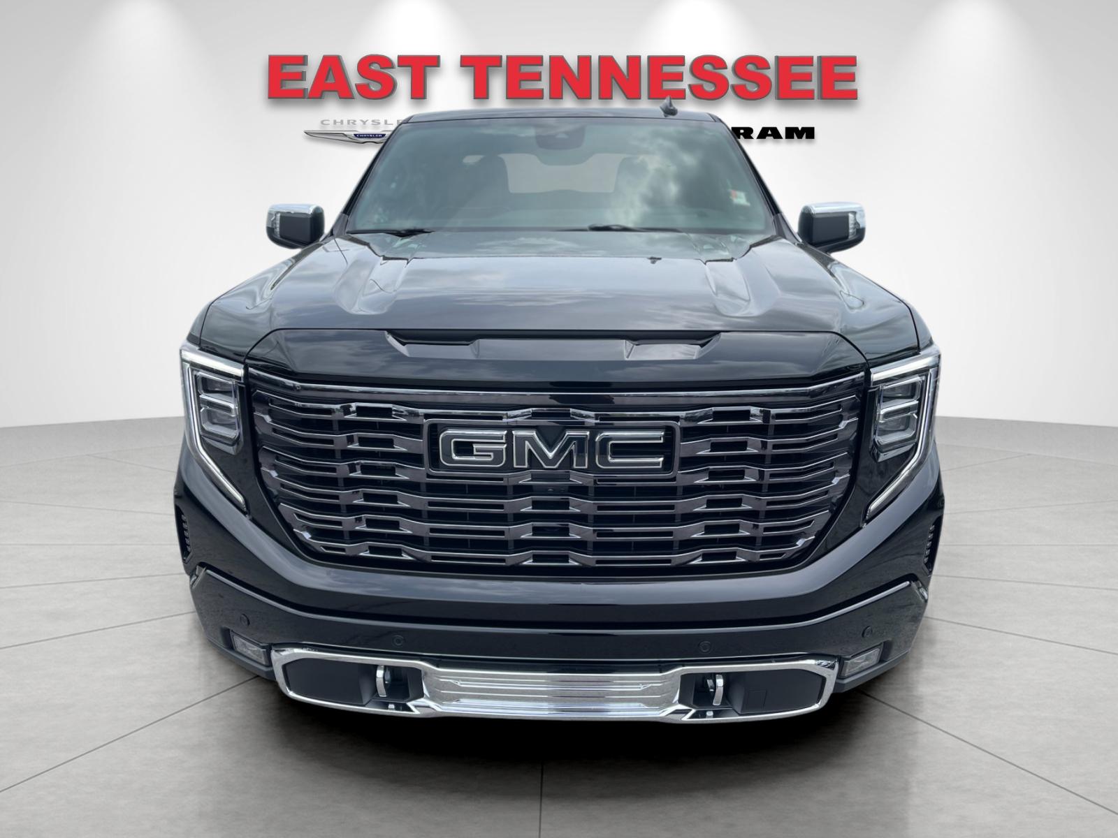 Used 2025 Black GMC Denali Ultimate image 9