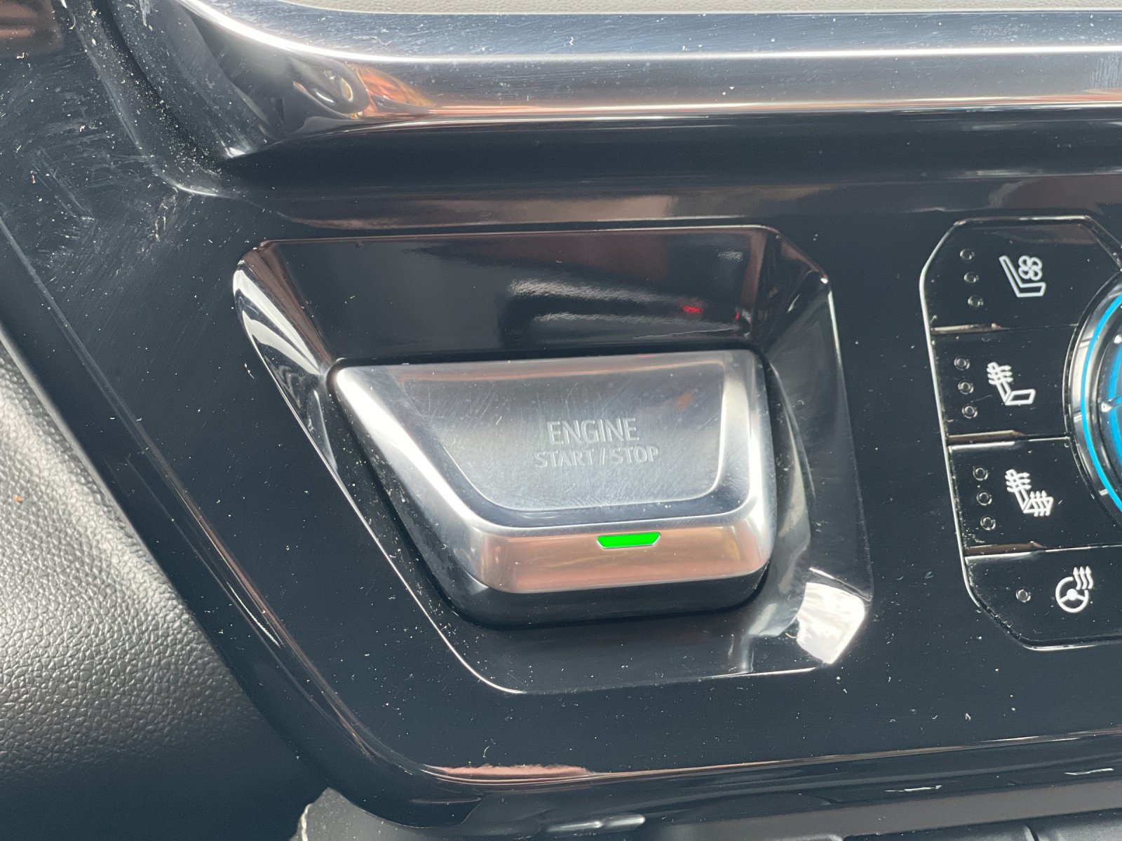 Used 2025 Black GMC Denali Ultimate image 25