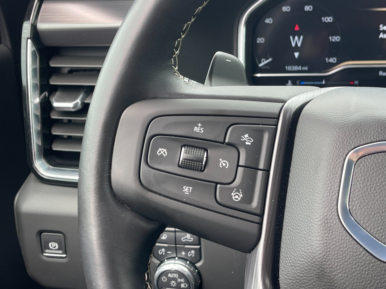 Used 2025 Black GMC Denali Ultimate image 27