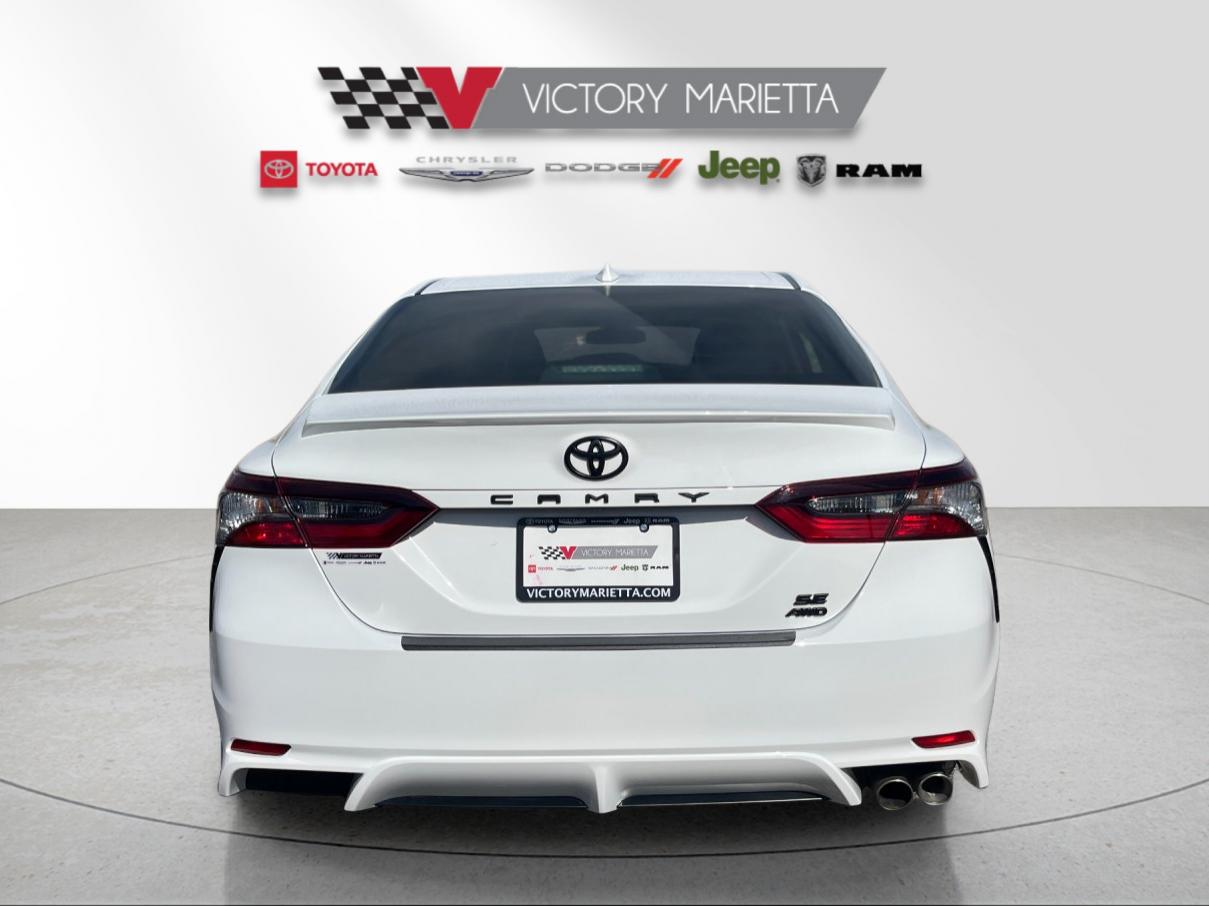 Used 2023 Ice Toyota SE image 4