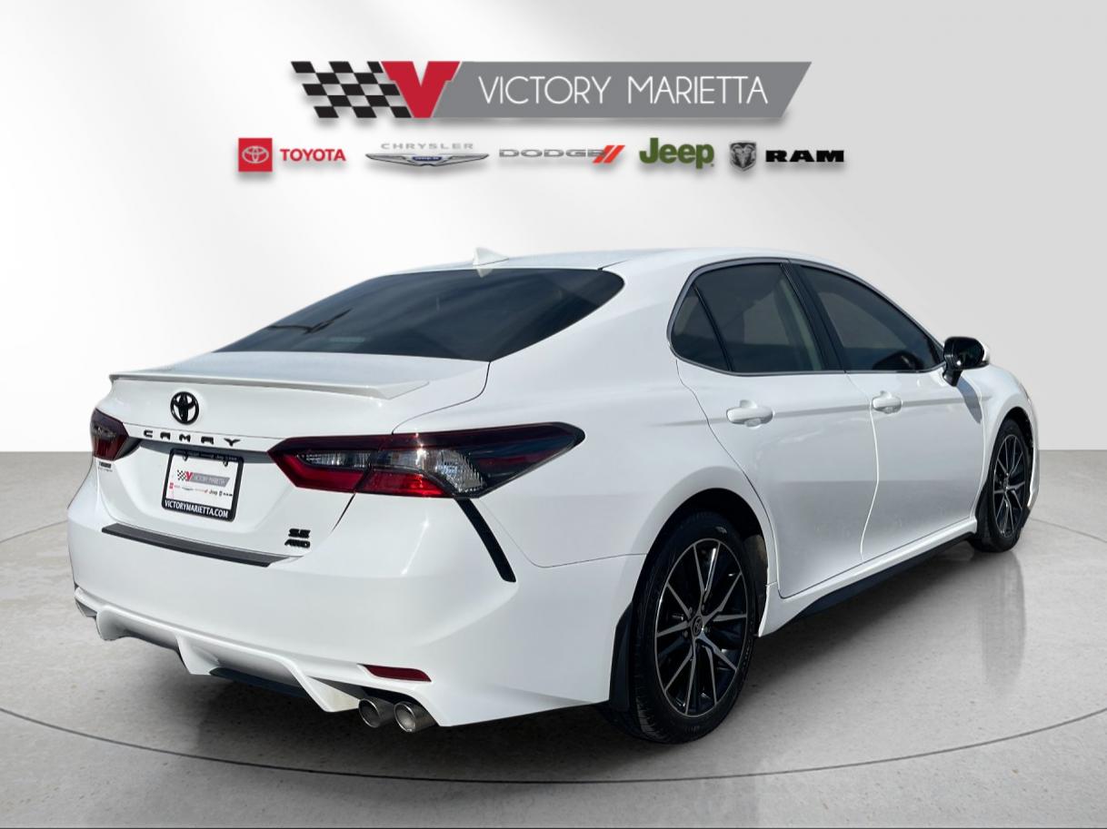 Used 2023 Ice Toyota SE image 5