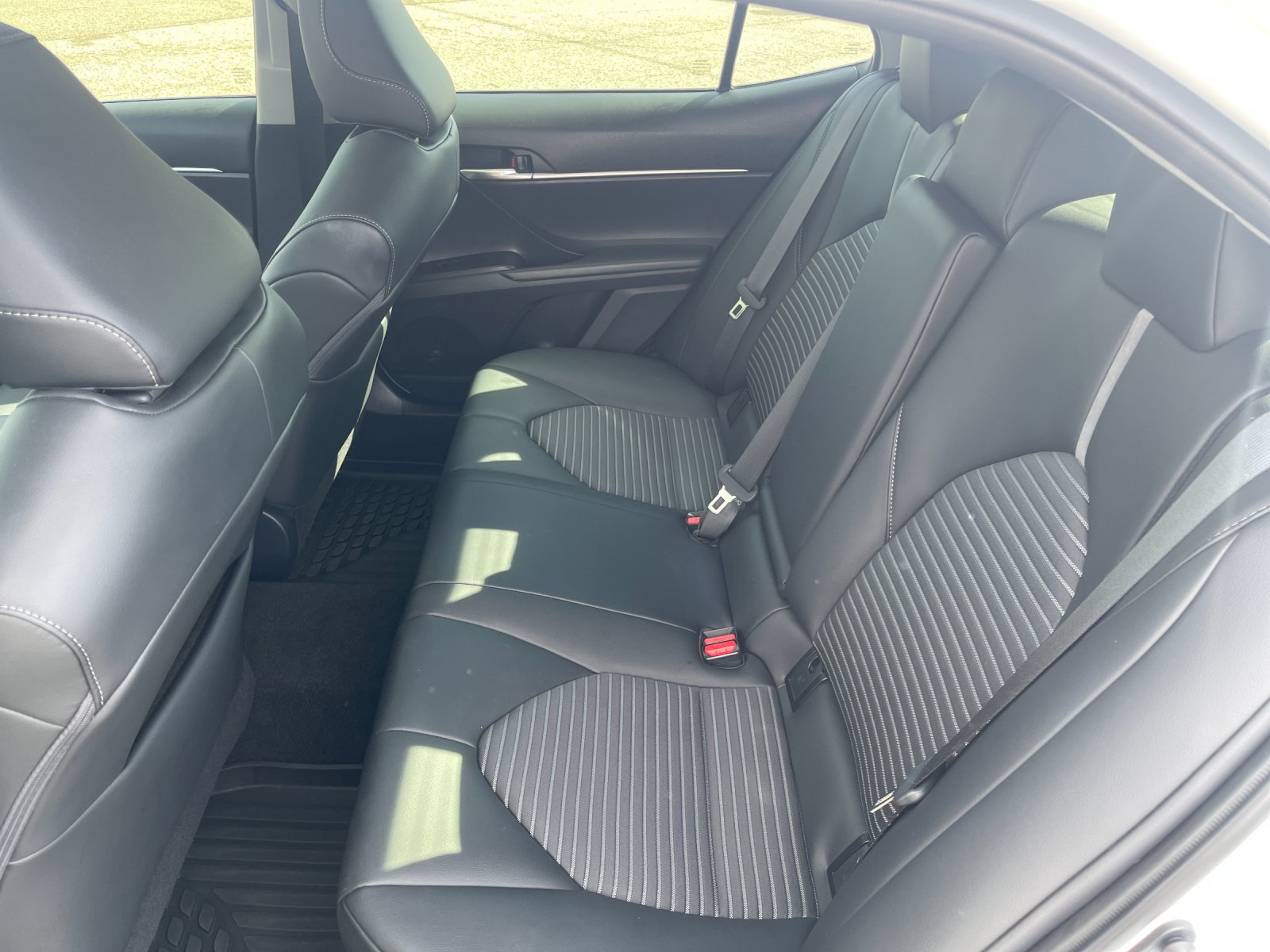 Used 2023 Ice Toyota SE image 13
