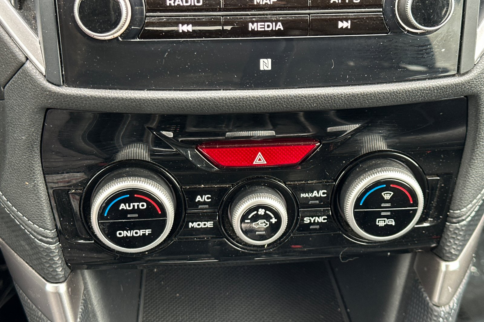 Used 2020 Silver Subaru Limited image 18