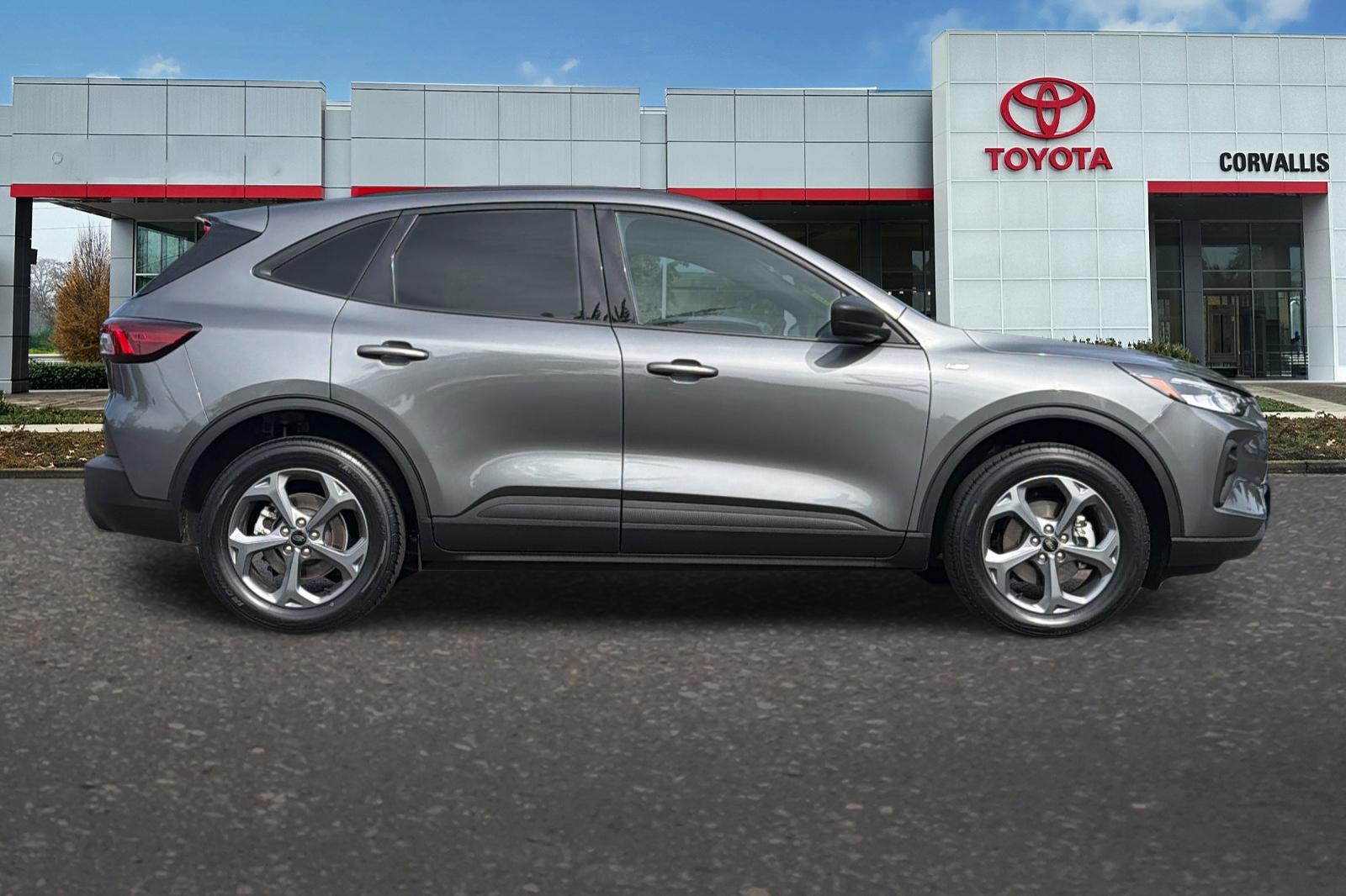 Used 2025 Gray Ford ST-Line image 3
