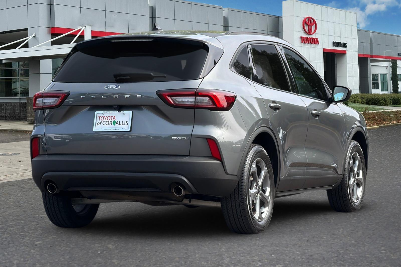 Used 2025 Gray Ford ST-Line image 4