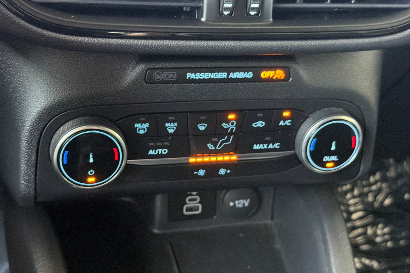 Used 2025 Gray Ford ST-Line image 20