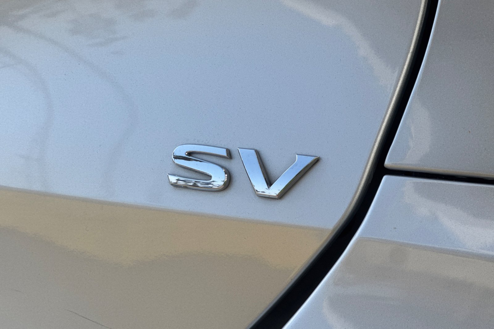 Used 2017 Brilliant Silver Nissan SV image 27