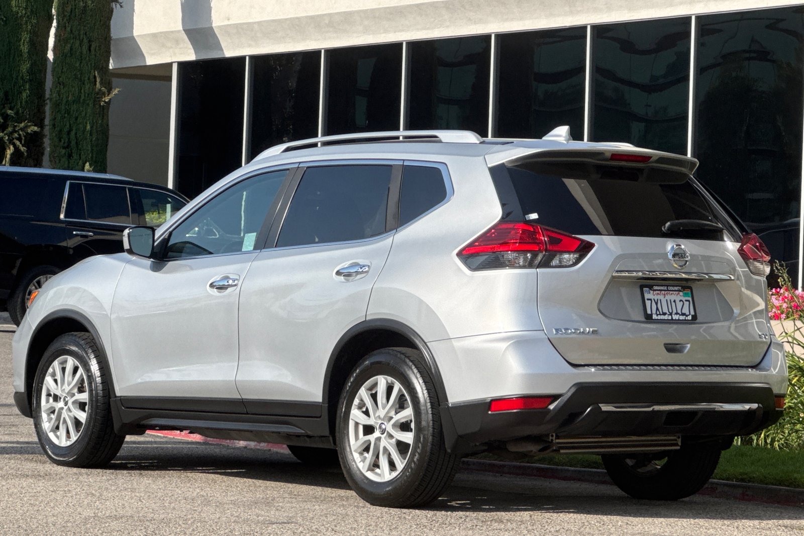 Used 2017 Brilliant Silver Nissan SV image 6
