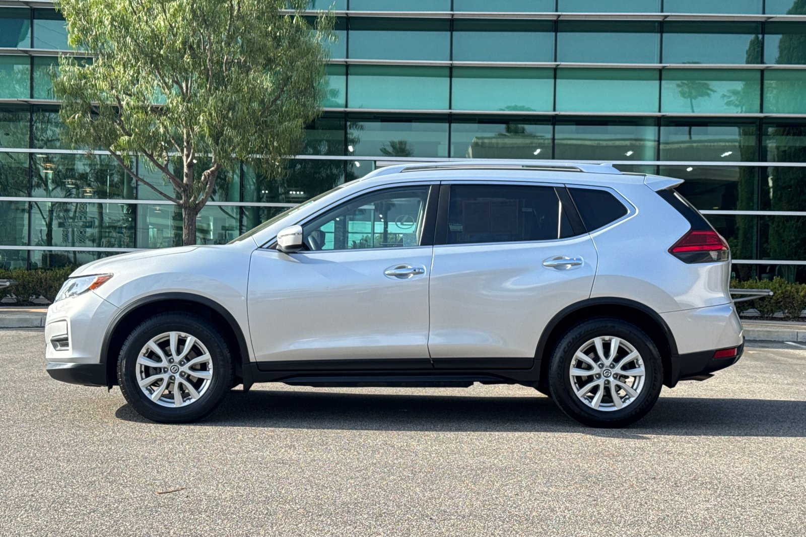 Used 2017 Brilliant Silver Nissan SV image 7