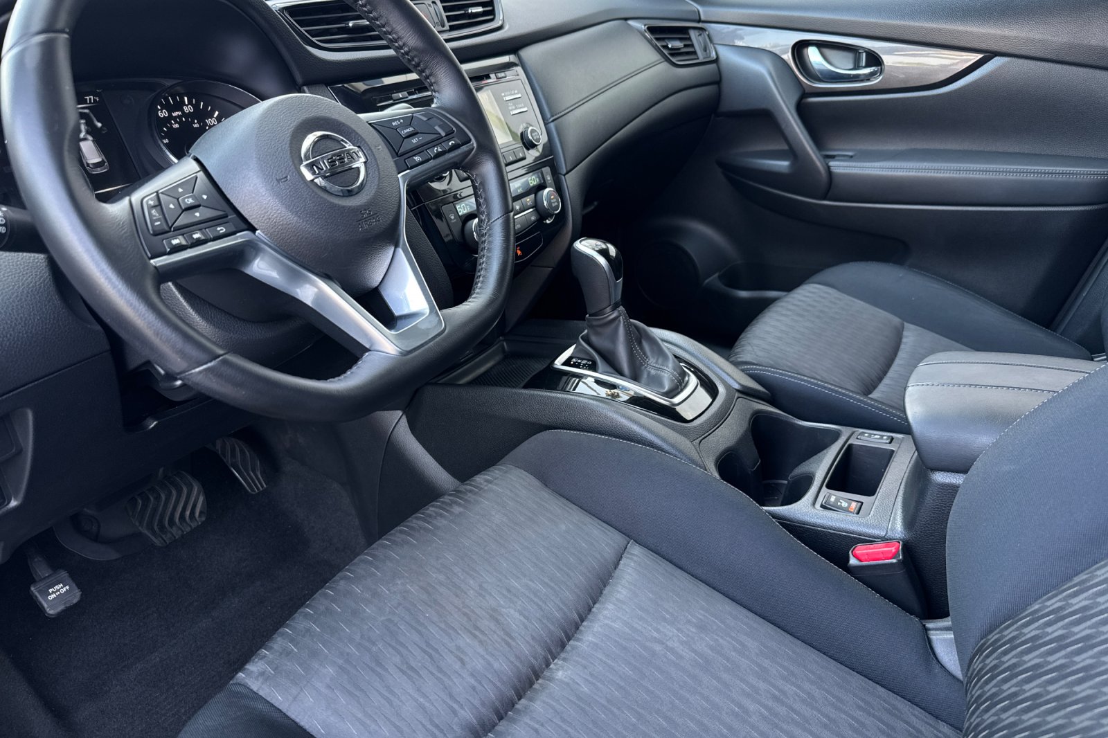 Used 2017 Brilliant Silver Nissan SV image 10