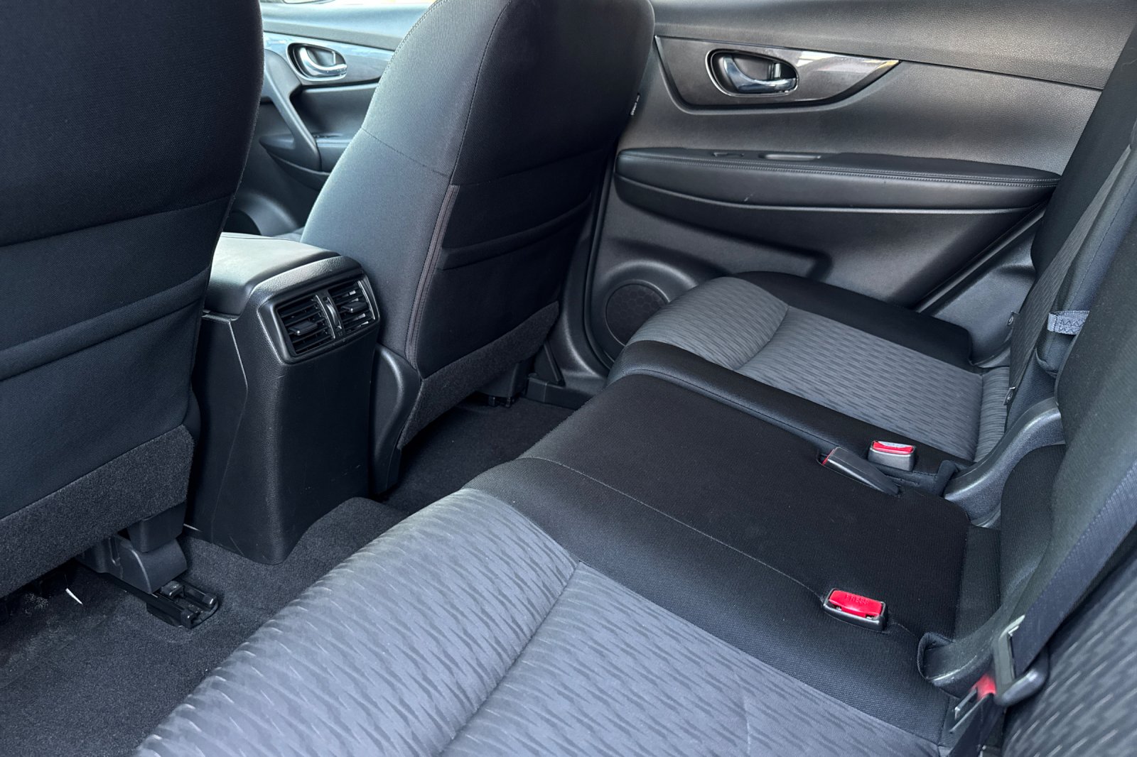 Used 2017 Brilliant Silver Nissan SV image 12