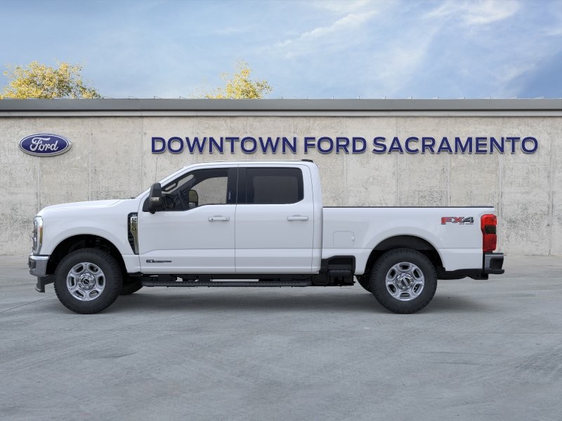 New 2026 Oxford White Ford F-250® XLT image 4