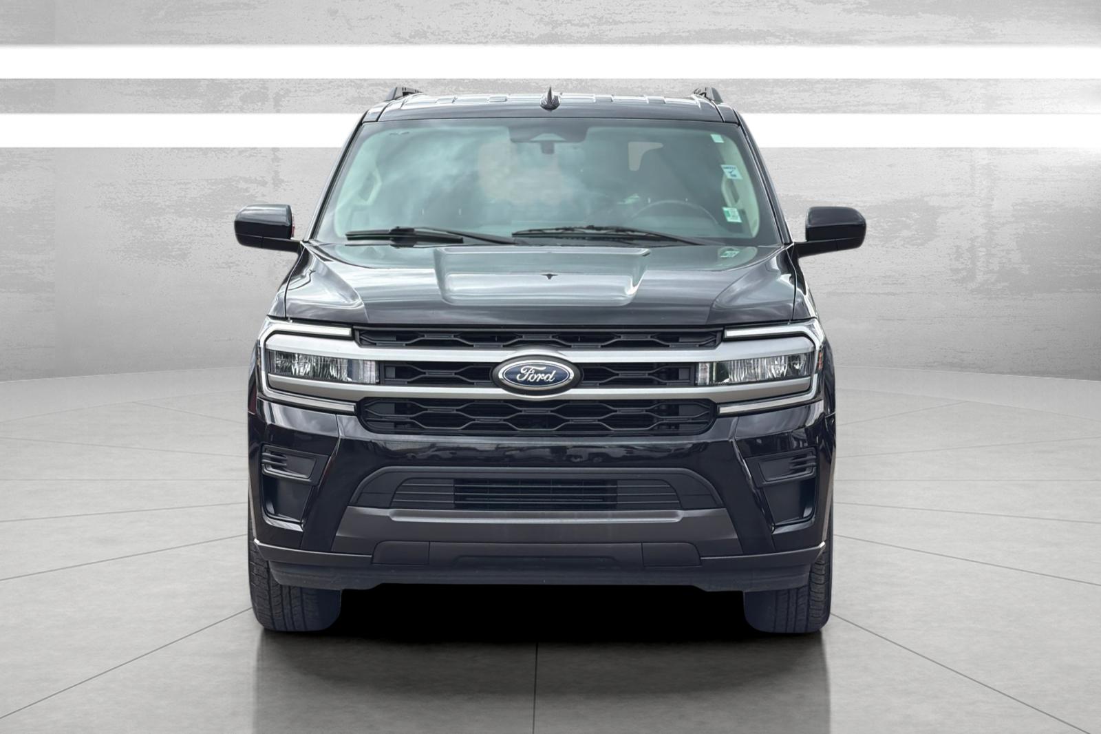 Used 2024 Black Ford XLT image 3