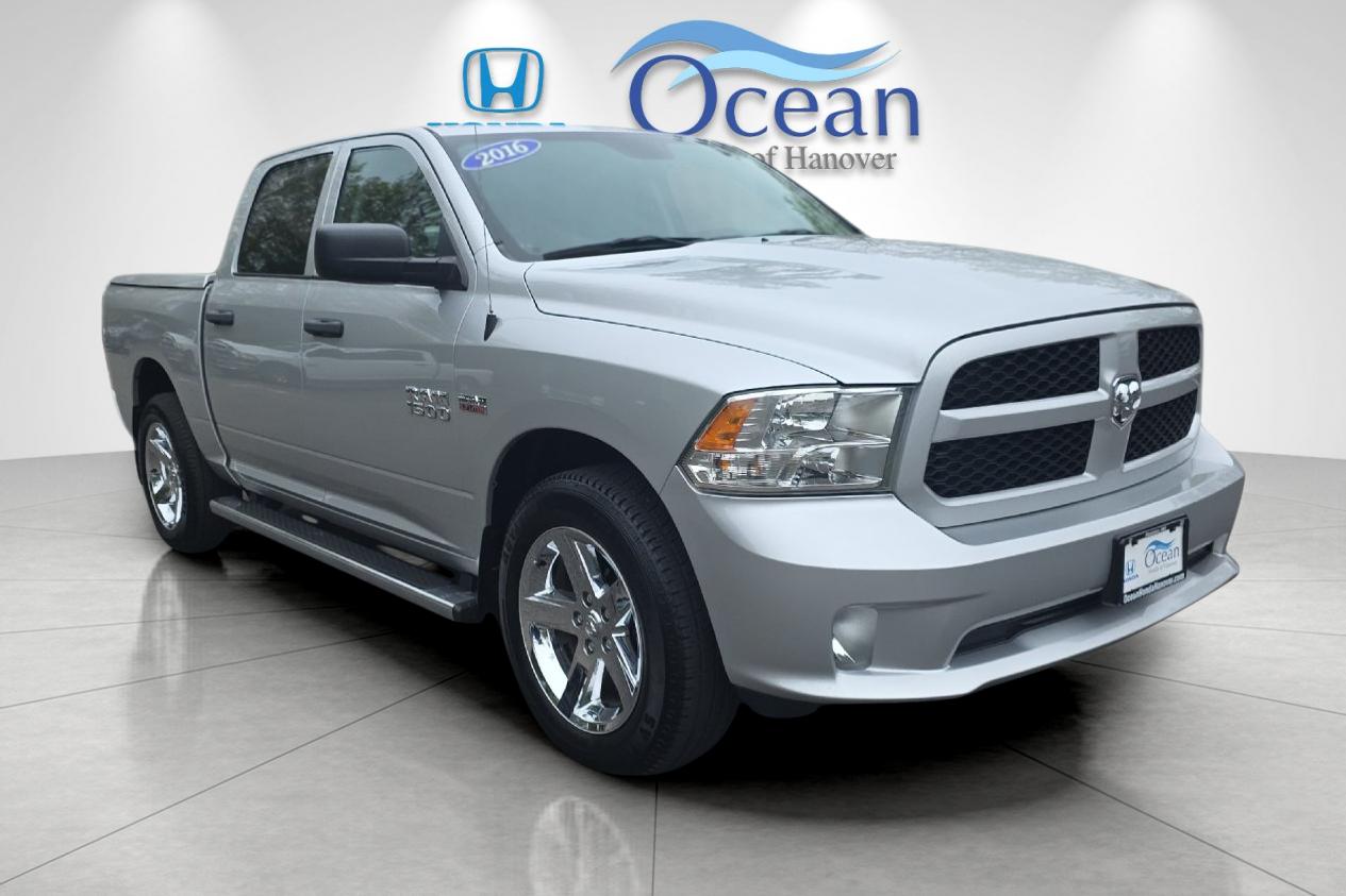 2016 RAM 1500 Express 4x4 Crew Cab 5'7" (Fleet)'s photo