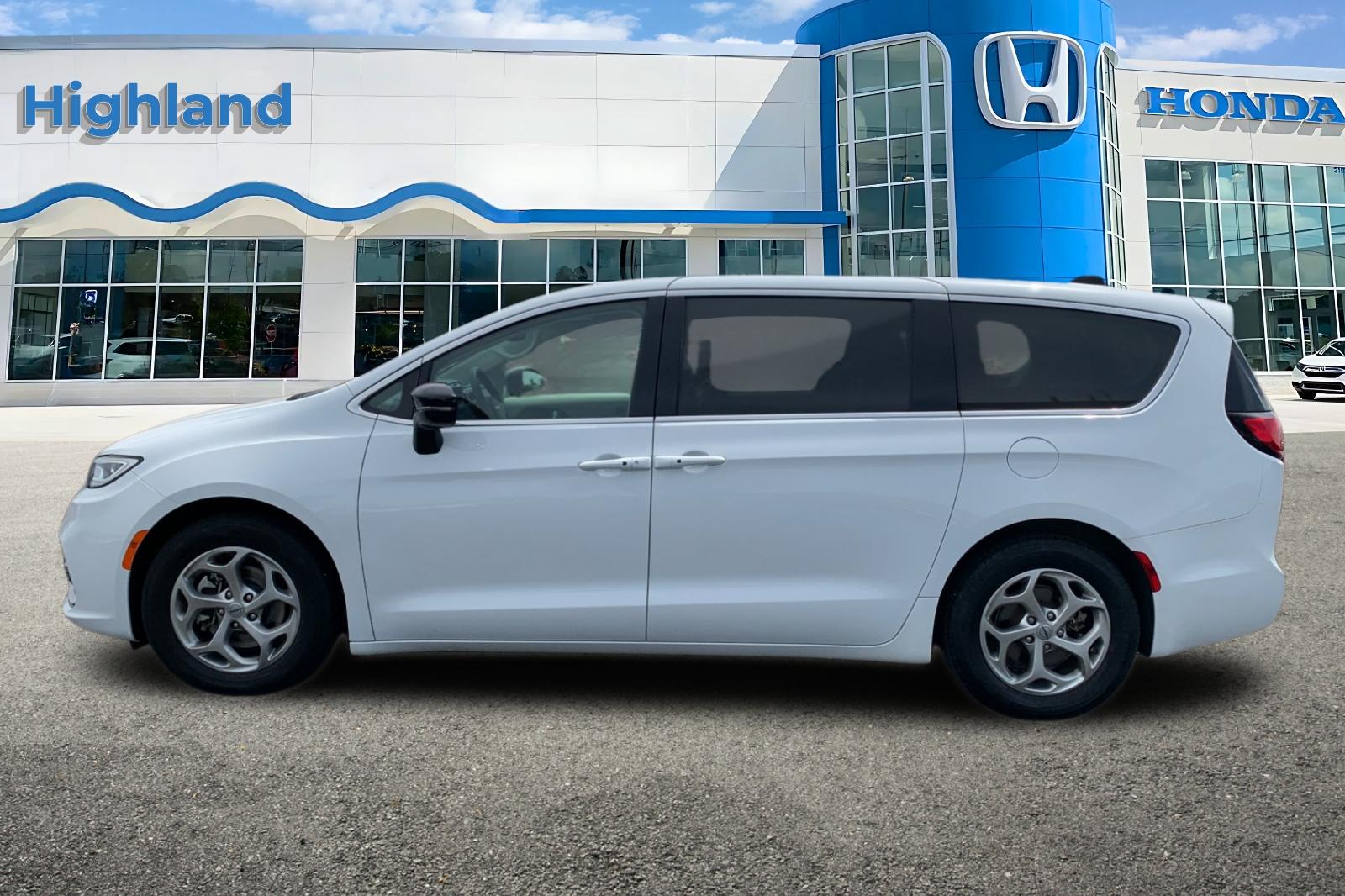 Vehicle Image 2