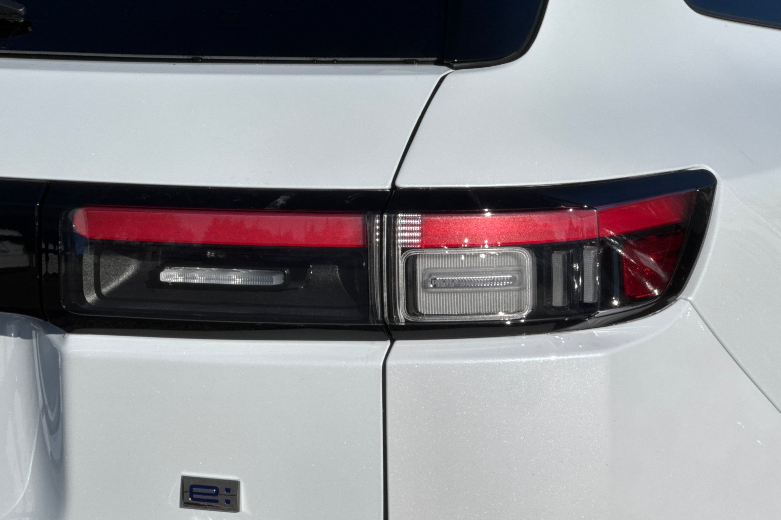 New 2026 Platinum White Pearl Honda EX image 32