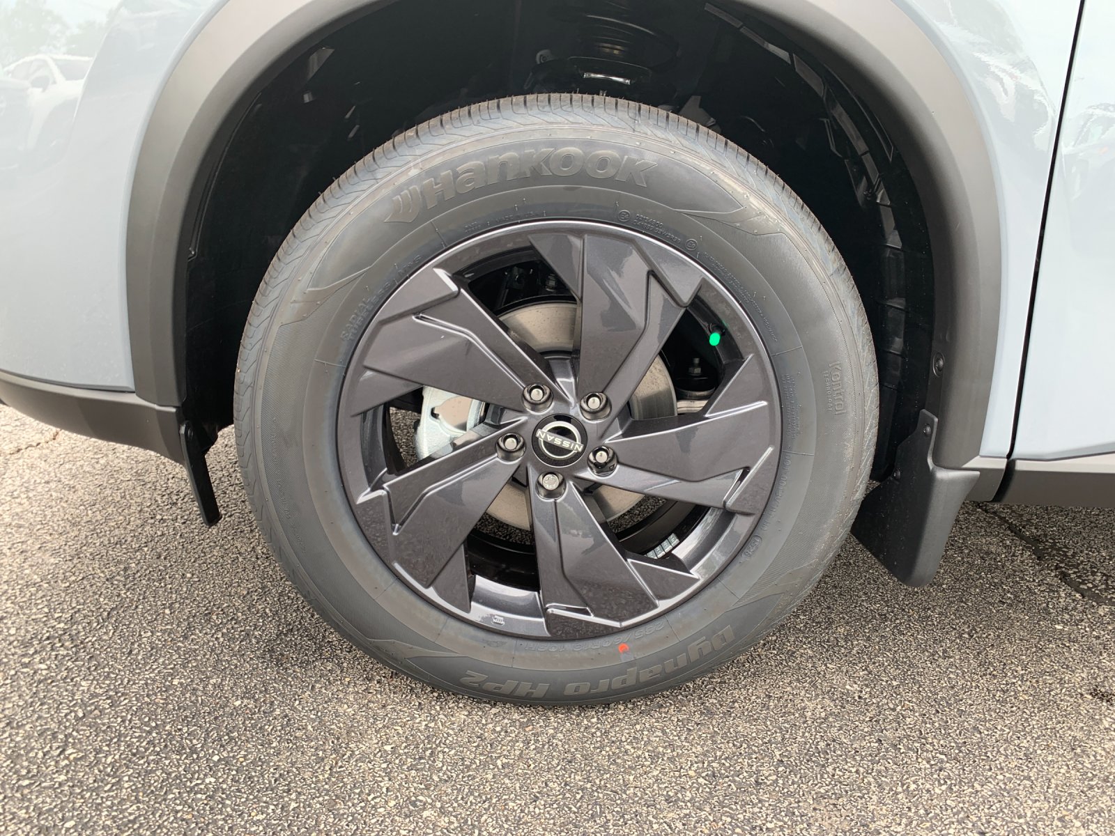 New 2026 Boulder Gray Pearl Nissan SV image 31