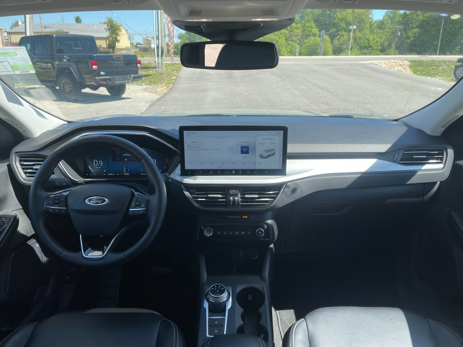Used 2024  Ford Platinum image 15