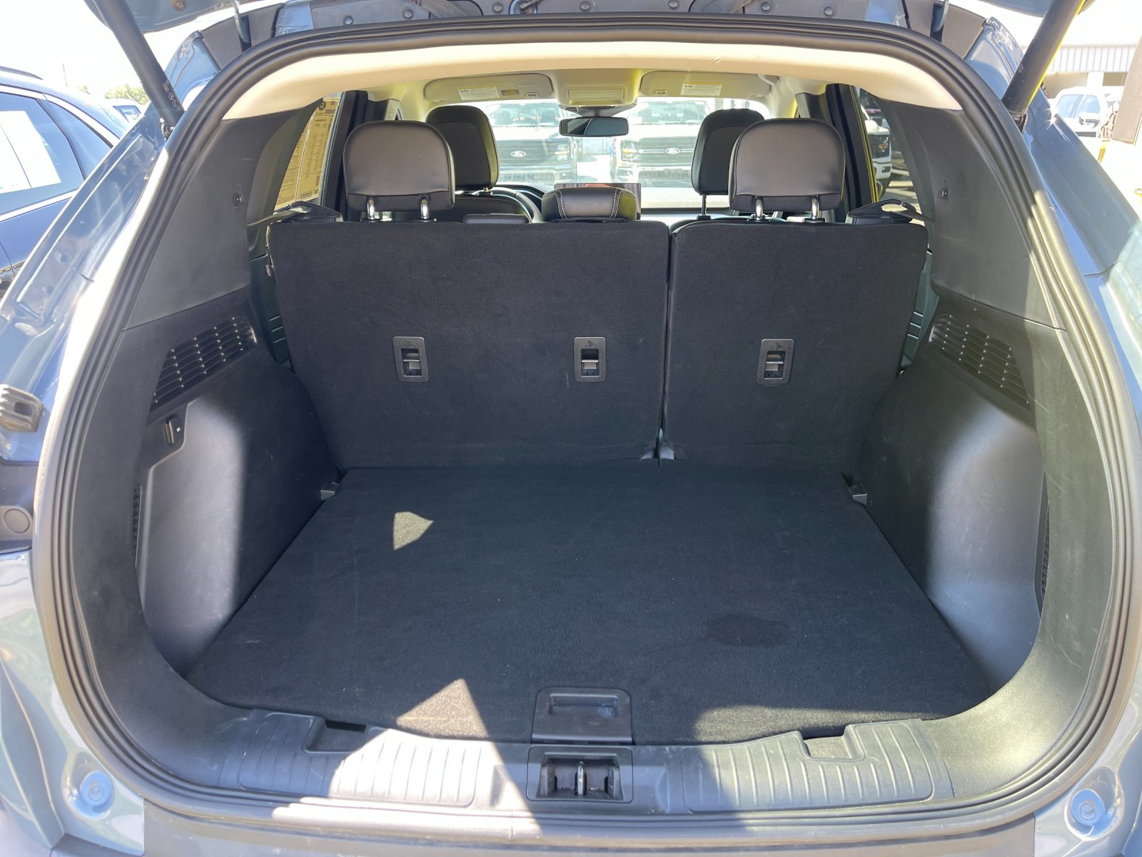 Used 2024  Ford Platinum image 17