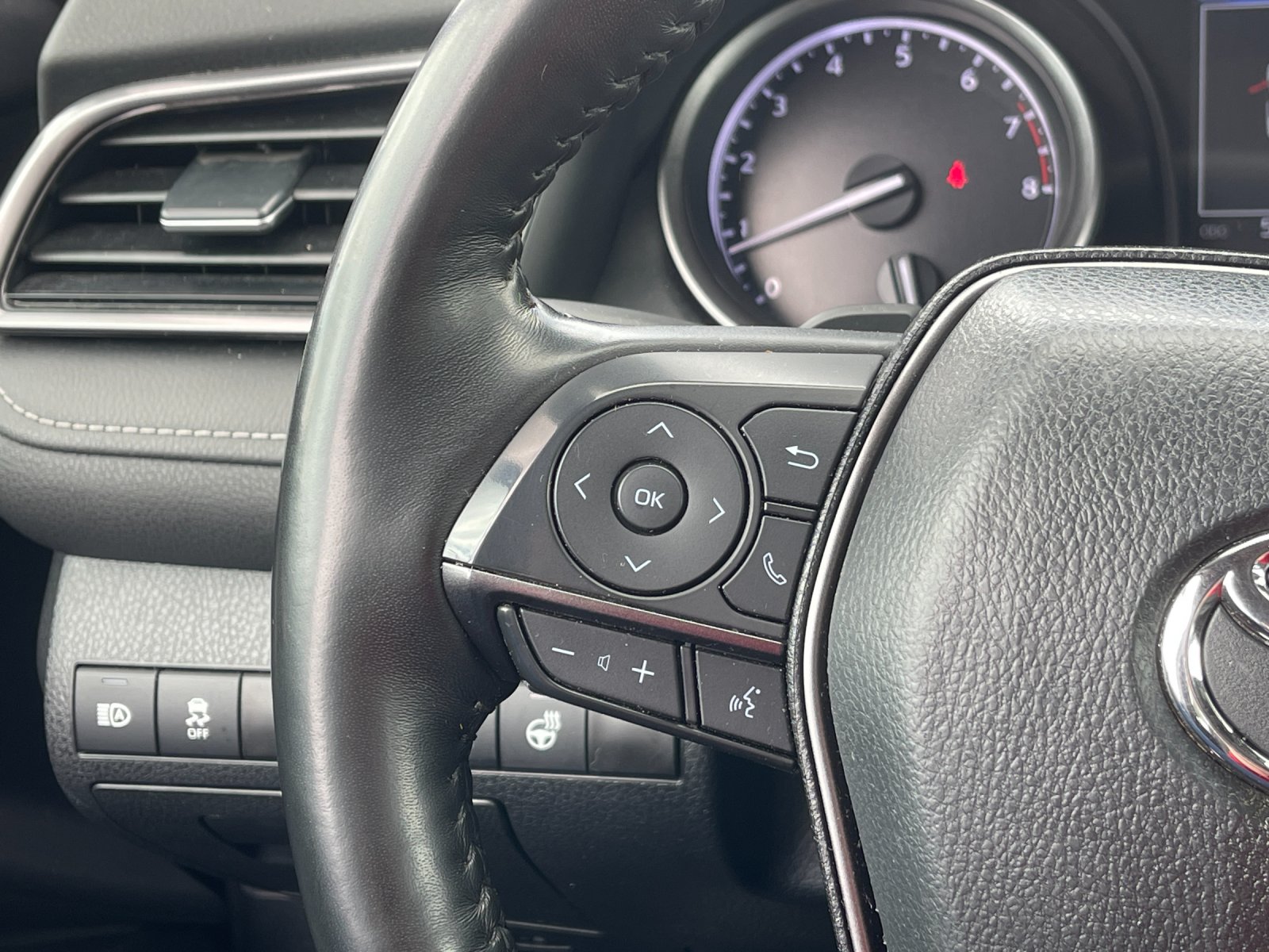 Used 2024 Gray Toyota SE image 24