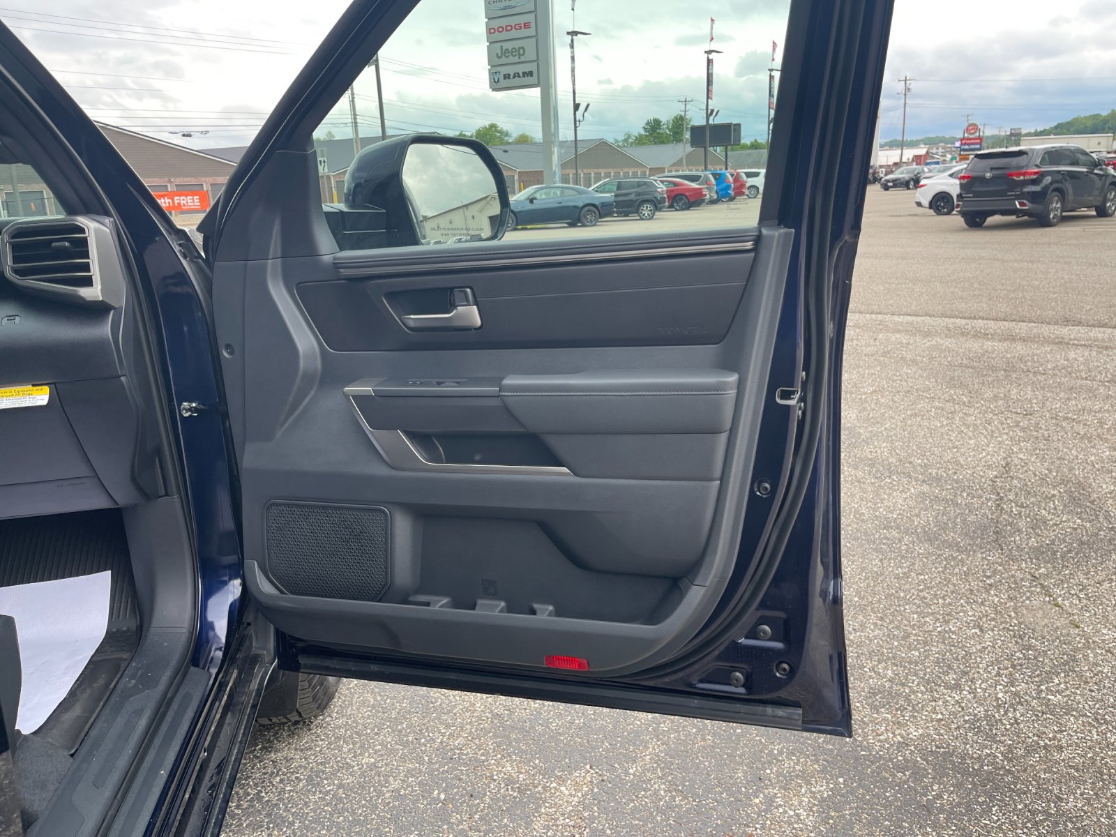 2026 Toyota Tundra SR5 - Photo 18